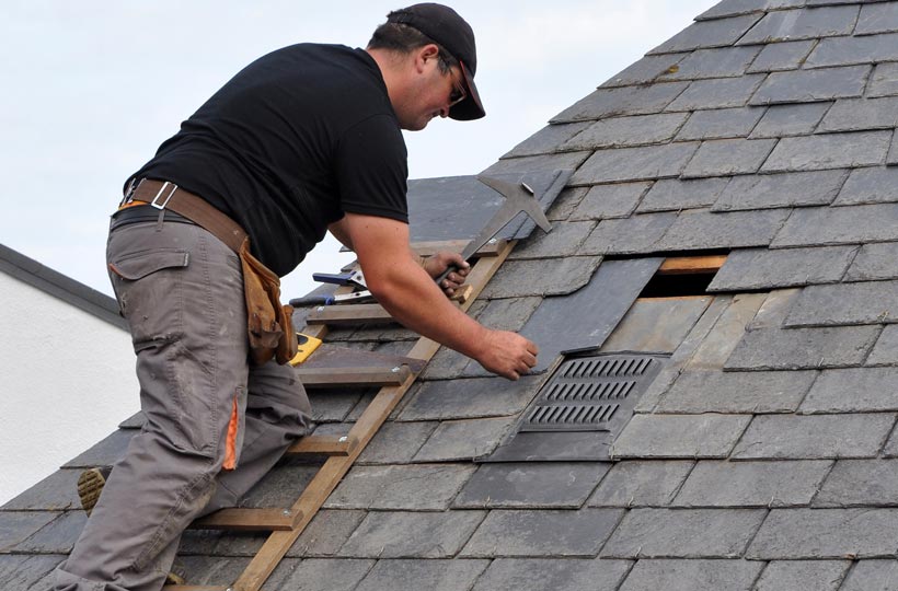 Why You Shouldn&#39;t Try to DIY Roof Repairs